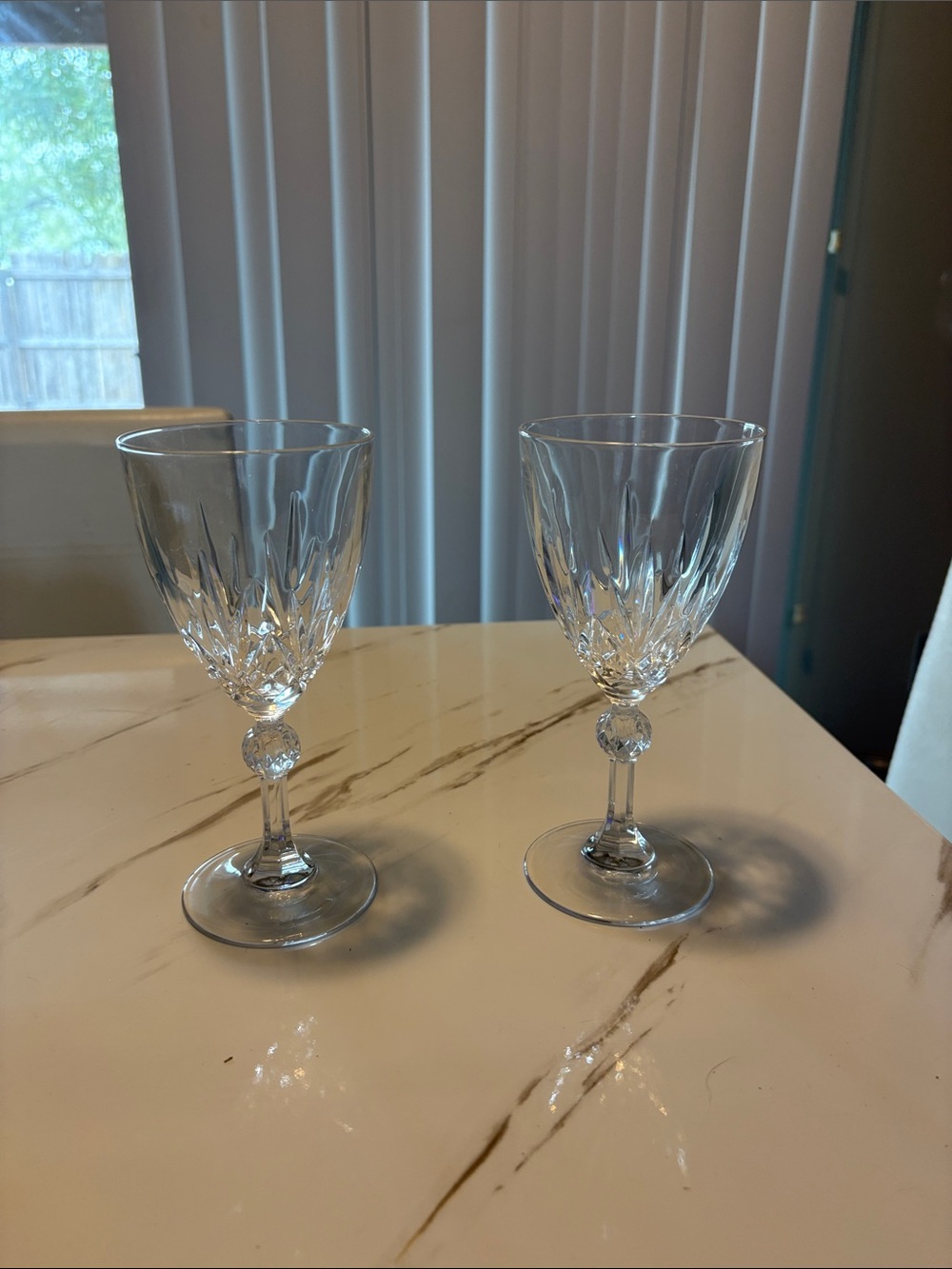 Crystal Cut Wine Glasses - Clear Stem Wine Goblets (Set of 2)
